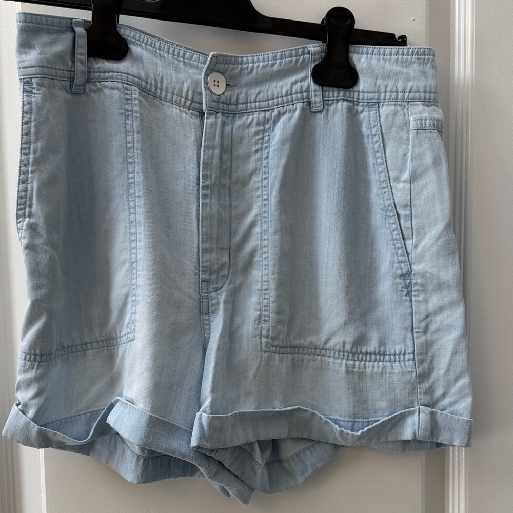 Anthropologie cloth and stone vintage chambray Sky Blue Women's Bermudas S